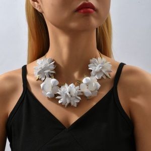 Chunky White and Gold Acrylic Floral Necklace
